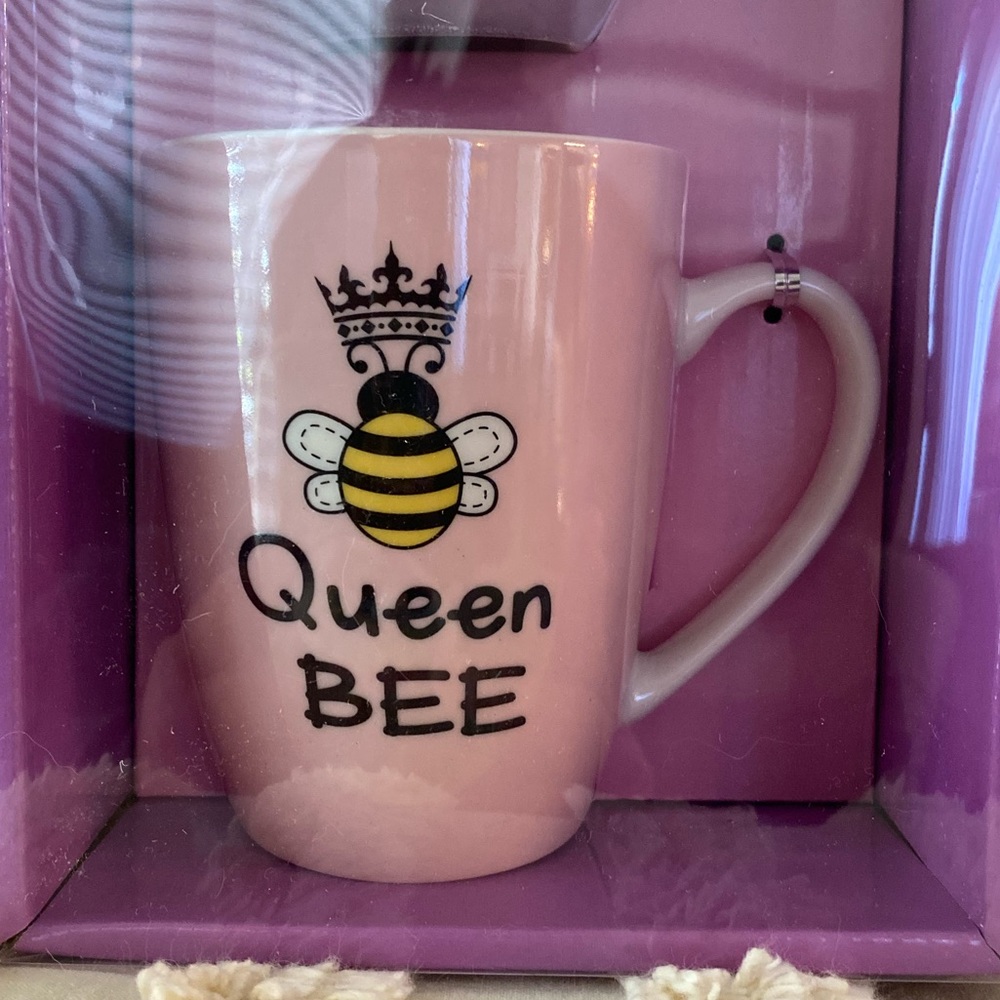 NWT/NIP Ceramic Mug Set - Picture 3 of 3